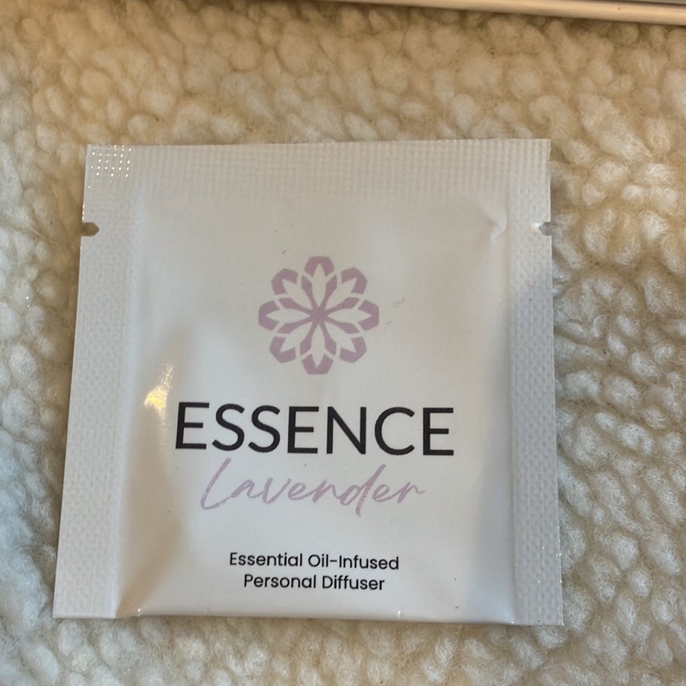 Essence Wearable Diffuser – Essential Oil Nose Ring Silicone Lavender NEW Pearl - Picture 5 of 7